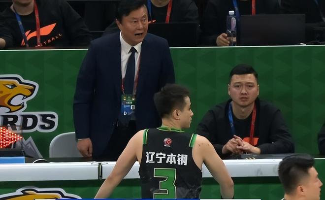 辽宁男篮击败山东队，全队表现出色奏凯而归的简单介绍