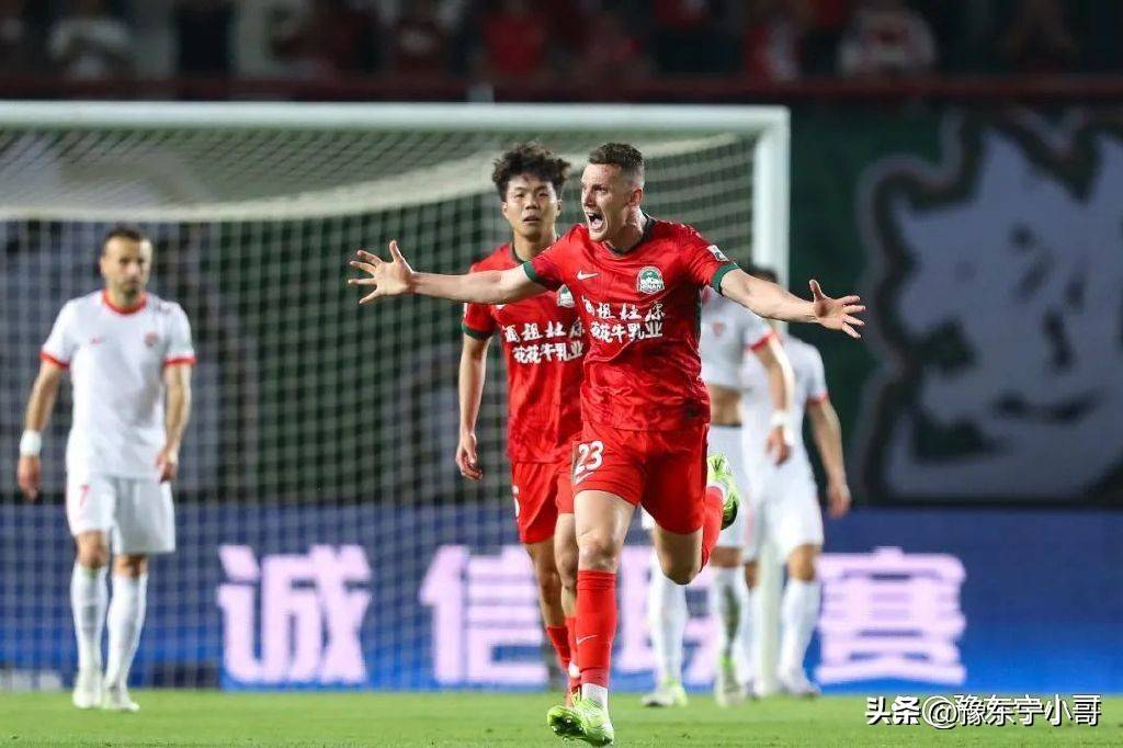 无畏面对困难，球队在比赛中迎难而上的简单介绍